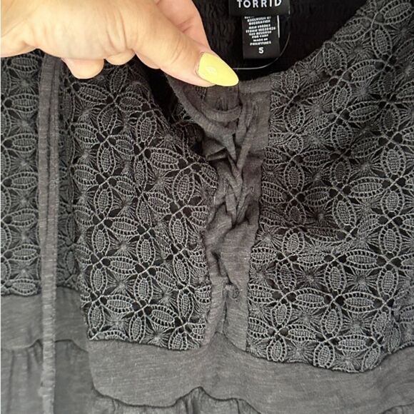 Torrid crocheted black babydoll tank size 5 - Picture 6 of 7
